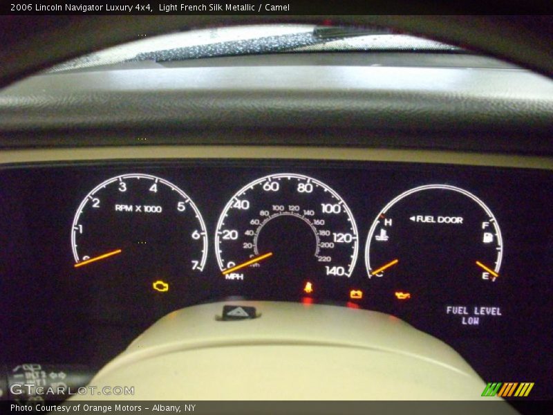 Light French Silk Metallic / Camel 2006 Lincoln Navigator Luxury 4x4