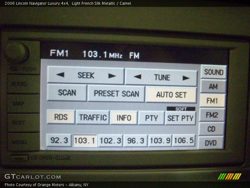 Light French Silk Metallic / Camel 2006 Lincoln Navigator Luxury 4x4