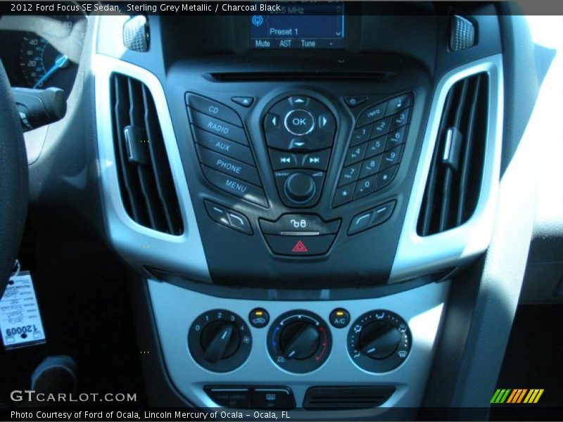 Sterling Grey Metallic / Charcoal Black 2012 Ford Focus SE Sedan