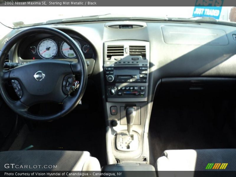 Sterling Mist Metallic / Black 2002 Nissan Maxima SE