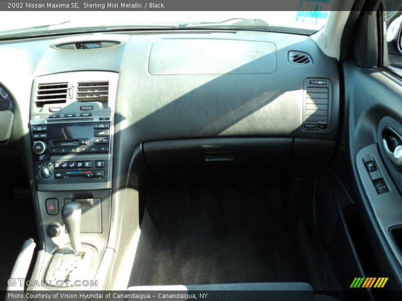 Sterling Mist Metallic / Black 2002 Nissan Maxima SE