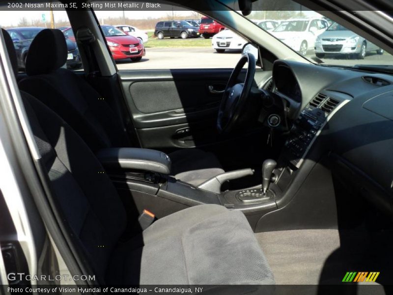 Sterling Mist Metallic / Black 2002 Nissan Maxima SE