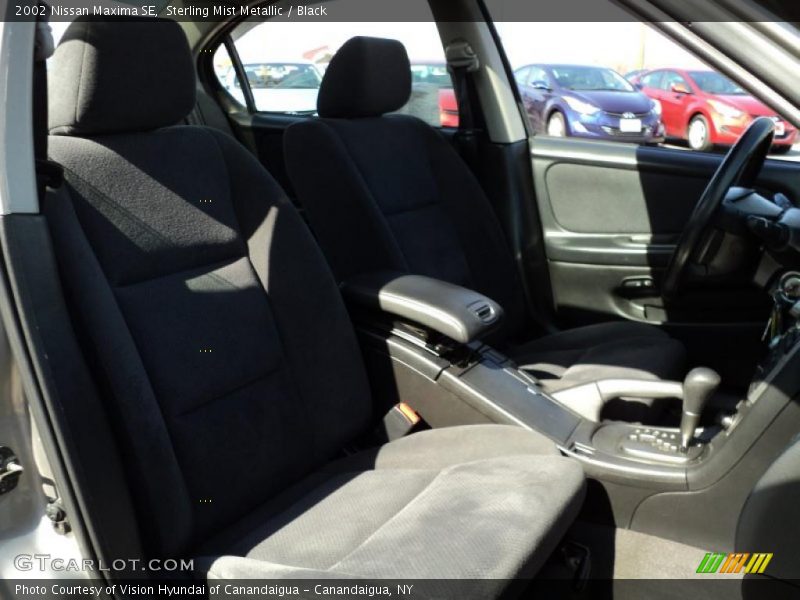 Sterling Mist Metallic / Black 2002 Nissan Maxima SE