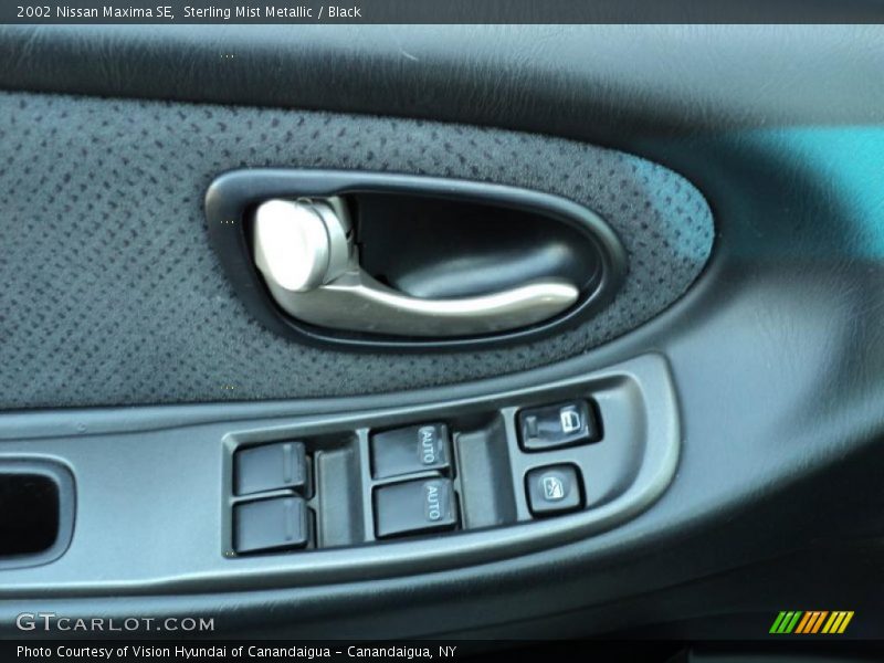 Sterling Mist Metallic / Black 2002 Nissan Maxima SE
