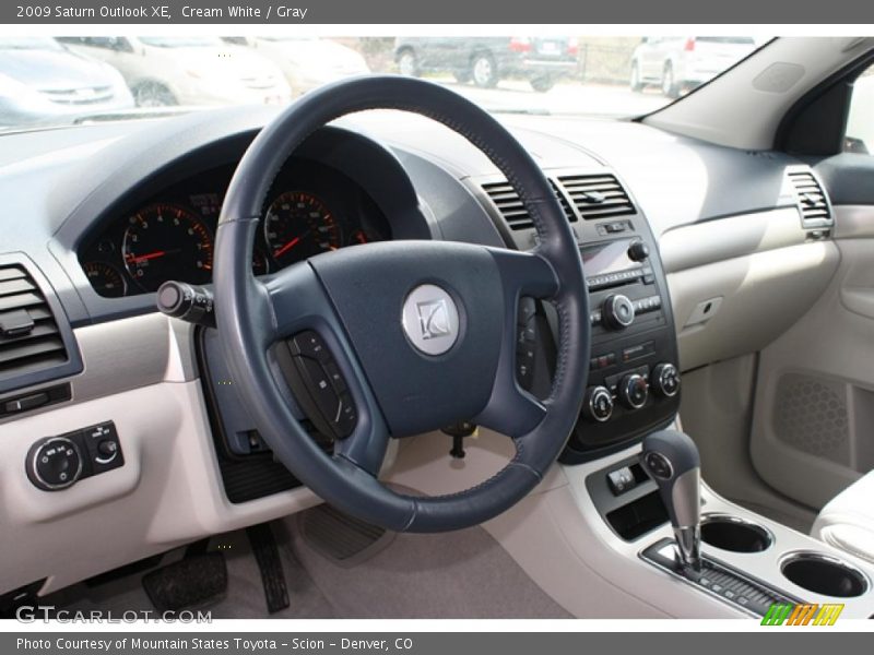 Cream White / Gray 2009 Saturn Outlook XE