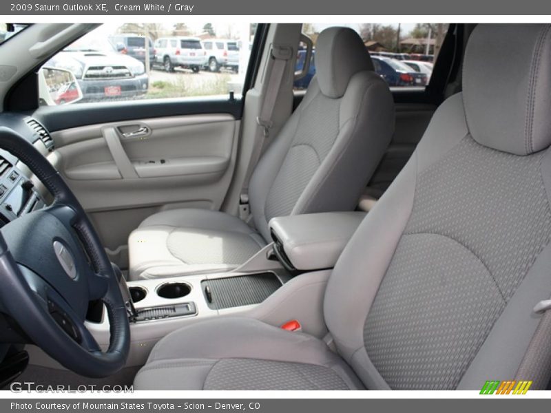 Cream White / Gray 2009 Saturn Outlook XE