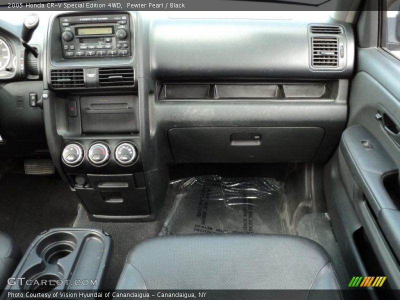 Pewter Pearl / Black 2005 Honda CR-V Special Edition 4WD