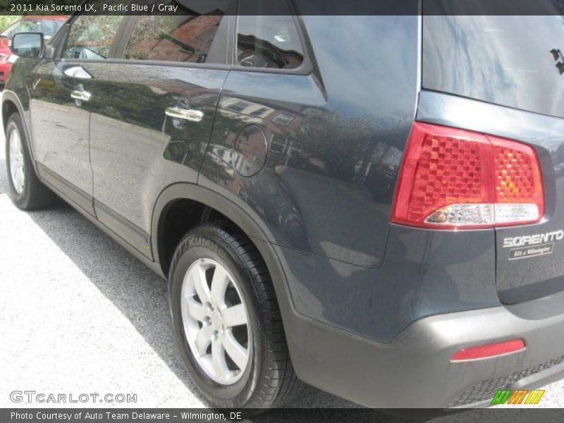 Pacific Blue / Gray 2011 Kia Sorento LX