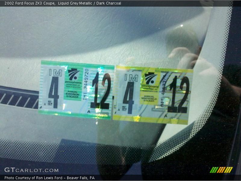 Liquid Grey Metallic / Dark Charcoal 2002 Ford Focus ZX3 Coupe