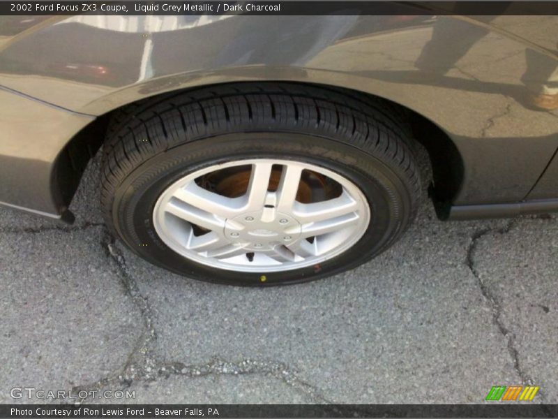 Liquid Grey Metallic / Dark Charcoal 2002 Ford Focus ZX3 Coupe