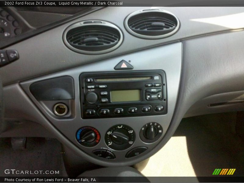 Liquid Grey Metallic / Dark Charcoal 2002 Ford Focus ZX3 Coupe