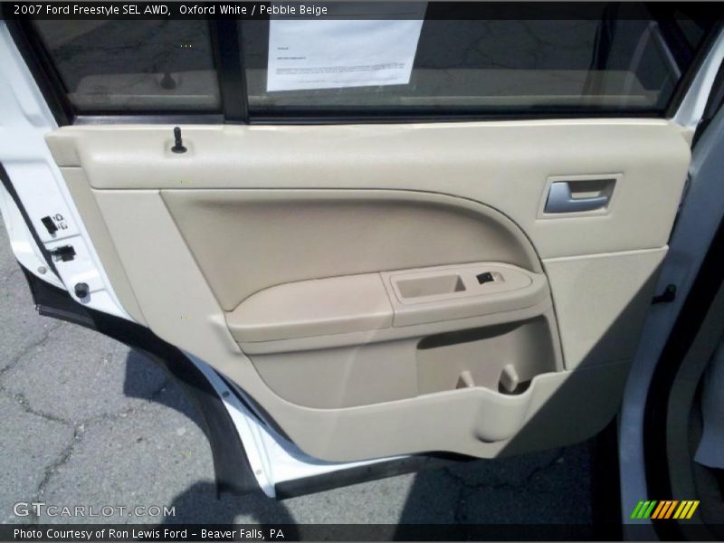 Oxford White / Pebble Beige 2007 Ford Freestyle SEL AWD