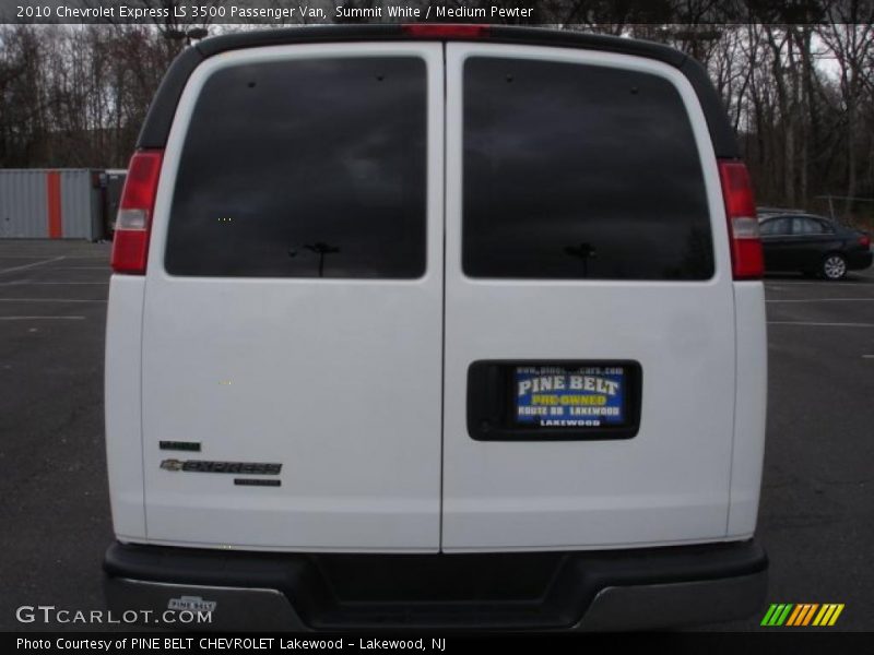 Summit White / Medium Pewter 2010 Chevrolet Express LS 3500 Passenger Van
