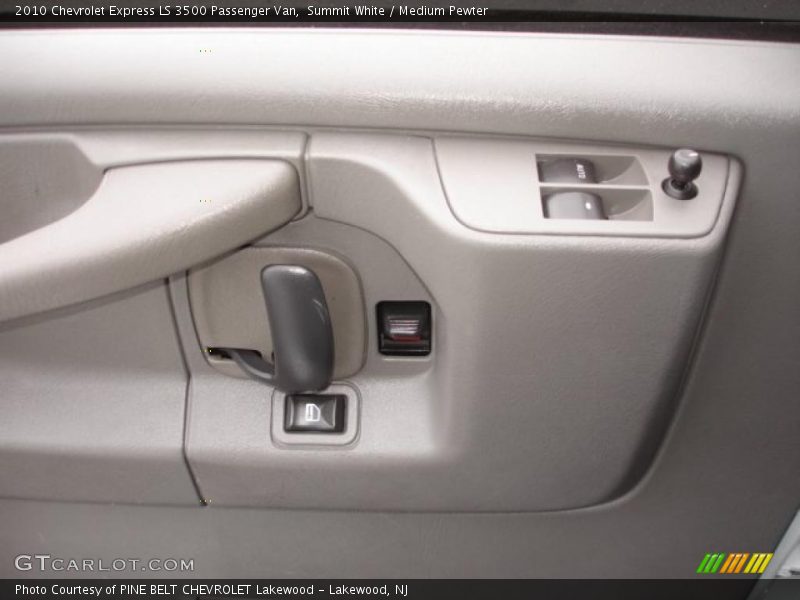 Summit White / Medium Pewter 2010 Chevrolet Express LS 3500 Passenger Van