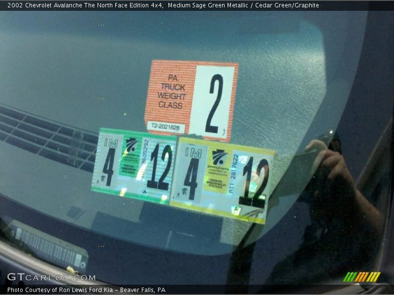 Medium Sage Green Metallic / Cedar Green/Graphite 2002 Chevrolet Avalanche The North Face Edition 4x4