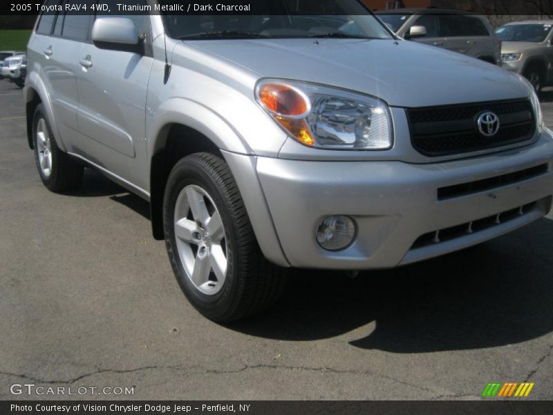 Titanium Metallic / Dark Charcoal 2005 Toyota RAV4 4WD