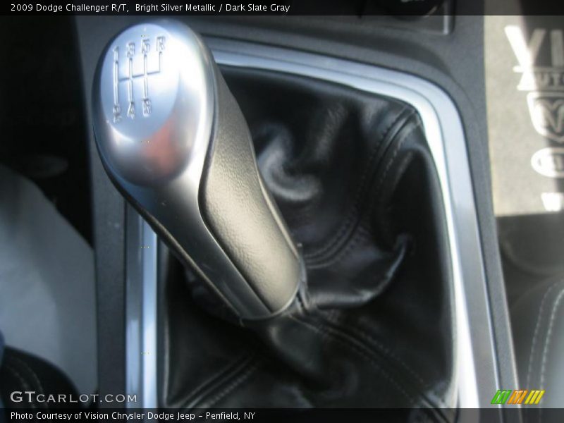 Bright Silver Metallic / Dark Slate Gray 2009 Dodge Challenger R/T