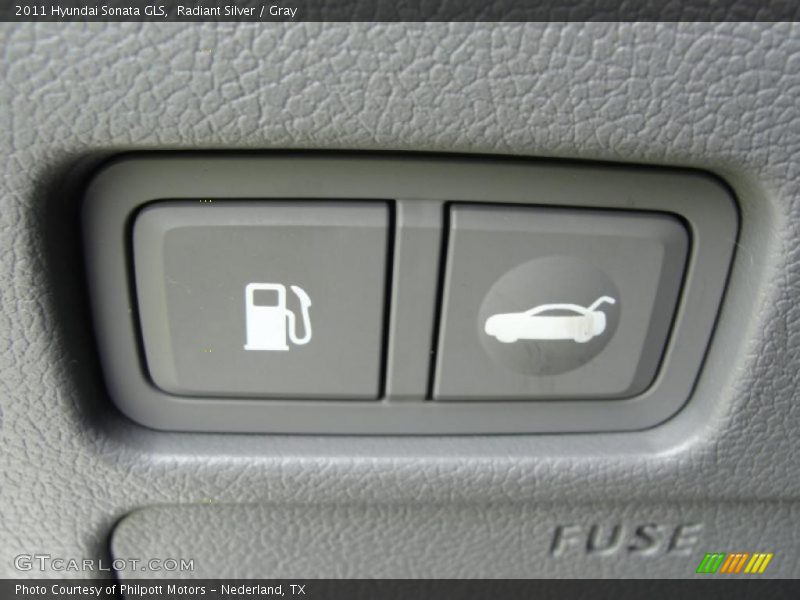 Radiant Silver / Gray 2011 Hyundai Sonata GLS
