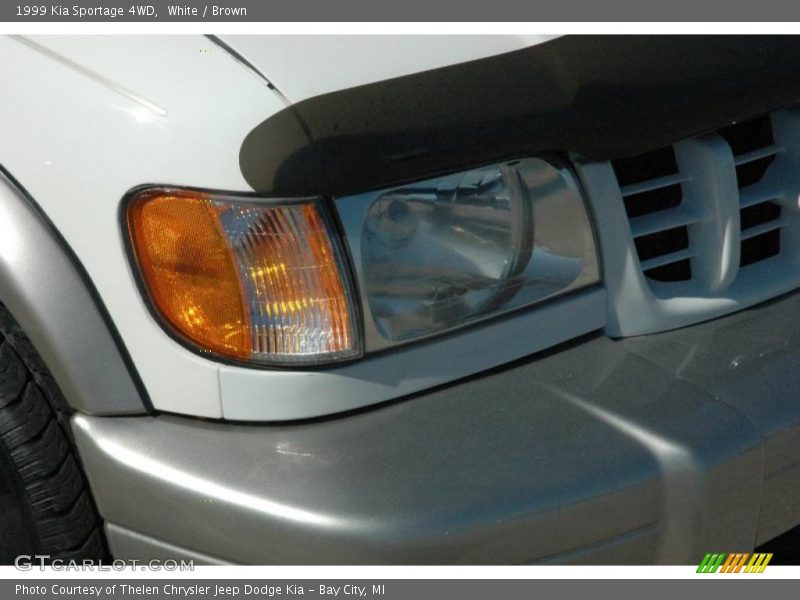 White / Brown 1999 Kia Sportage 4WD