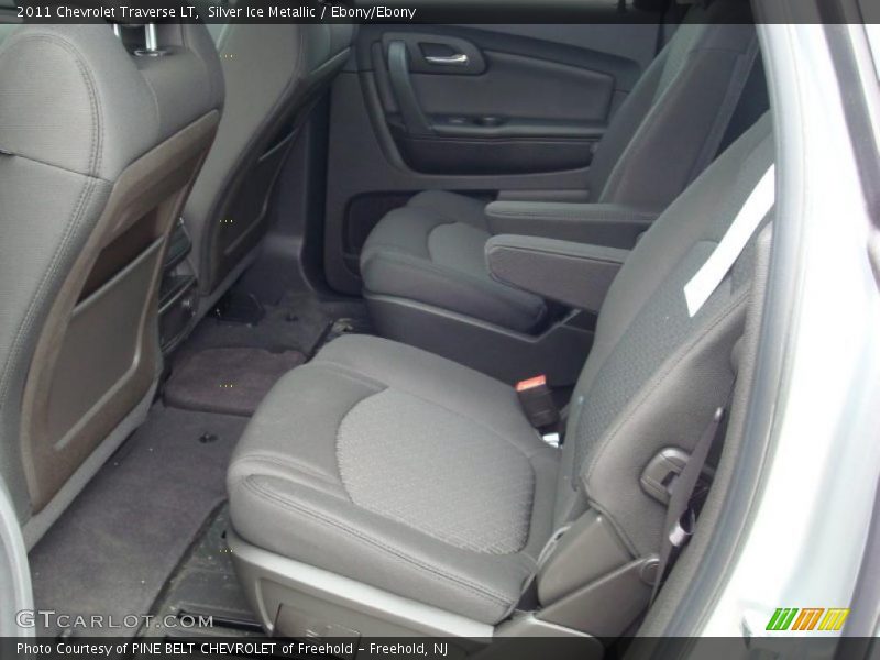 Silver Ice Metallic / Ebony/Ebony 2011 Chevrolet Traverse LT