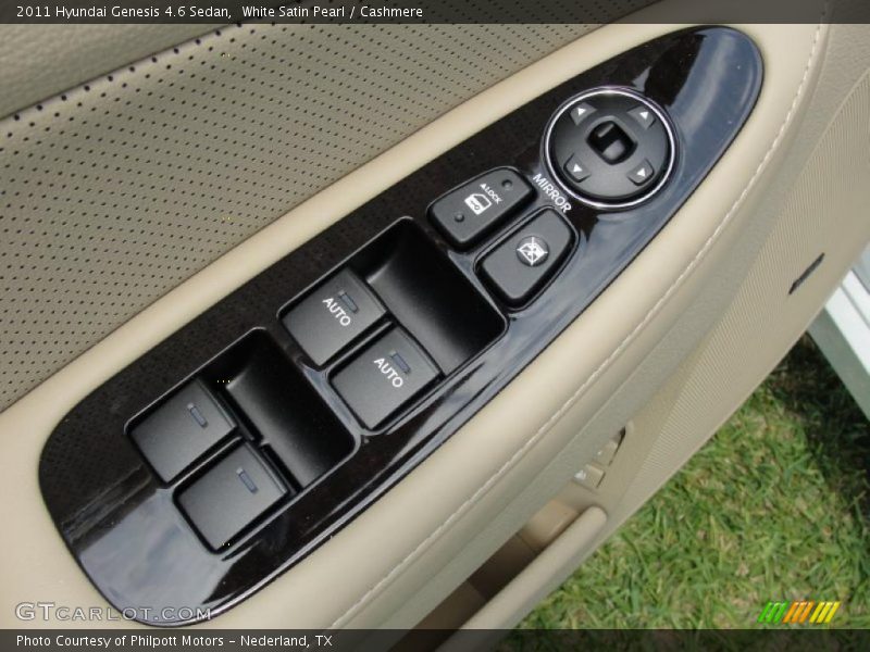 Controls of 2011 Genesis 4.6 Sedan