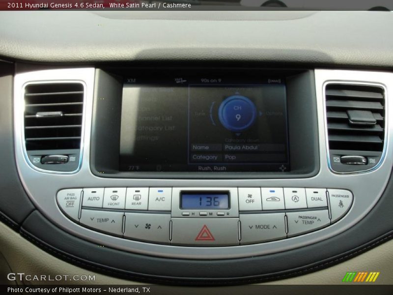 Controls of 2011 Genesis 4.6 Sedan