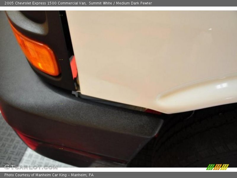 Summit White / Medium Dark Pewter 2005 Chevrolet Express 1500 Commercial Van
