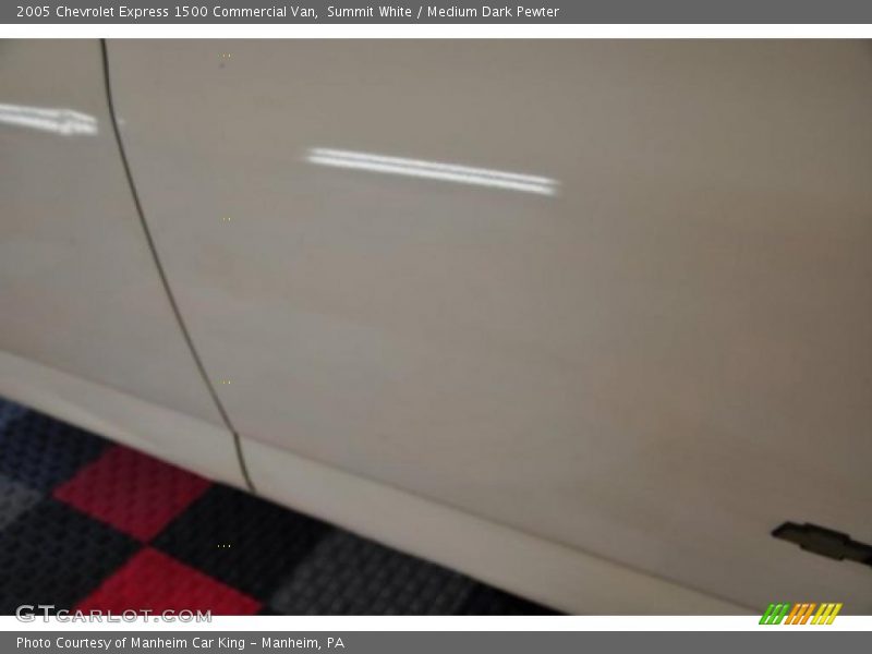 Summit White / Medium Dark Pewter 2005 Chevrolet Express 1500 Commercial Van
