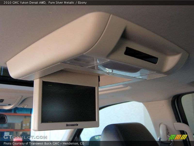 Pure Silver Metallic / Ebony 2010 GMC Yukon Denali AWD