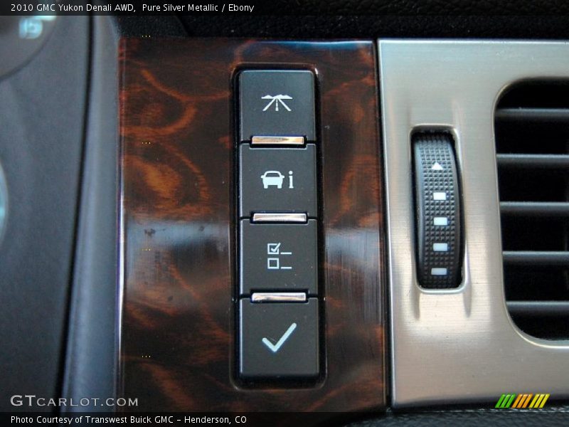 Pure Silver Metallic / Ebony 2010 GMC Yukon Denali AWD