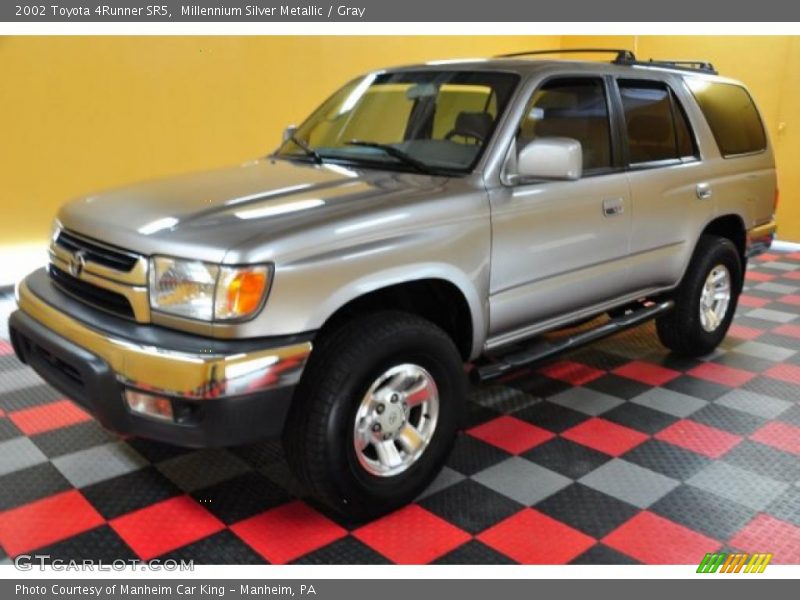 Millennium Silver Metallic / Gray 2002 Toyota 4Runner SR5