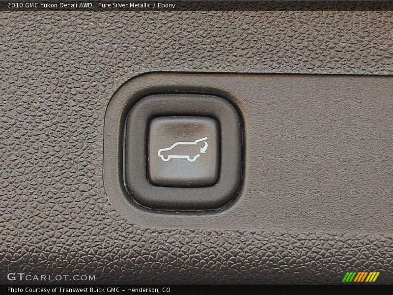 Pure Silver Metallic / Ebony 2010 GMC Yukon Denali AWD