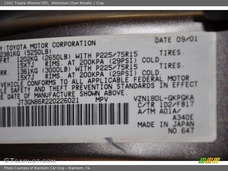 Millennium Silver Metallic / Gray 2002 Toyota 4Runner SR5