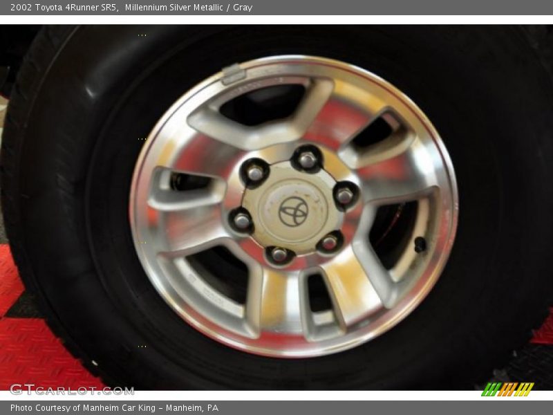 Millennium Silver Metallic / Gray 2002 Toyota 4Runner SR5
