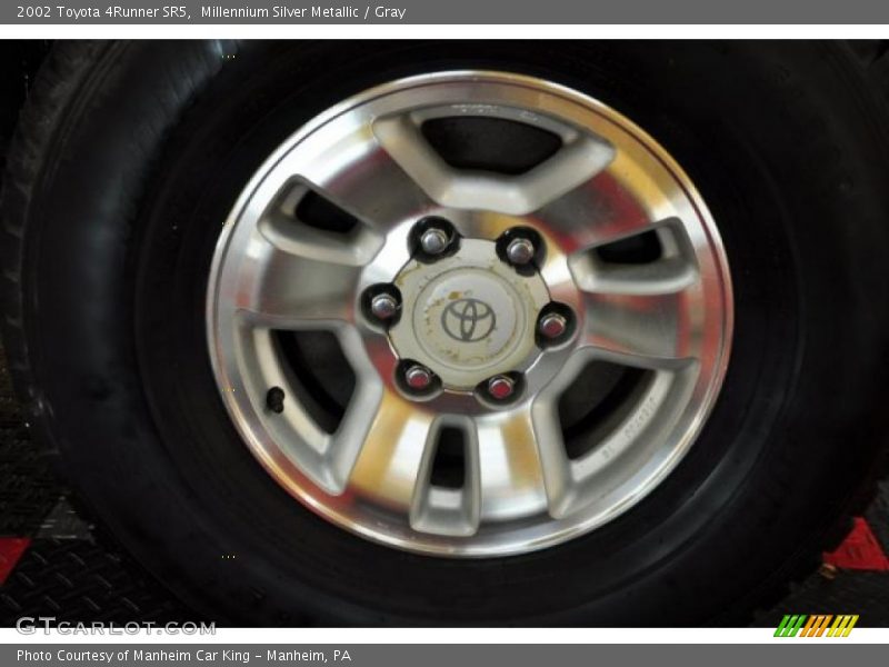 Millennium Silver Metallic / Gray 2002 Toyota 4Runner SR5