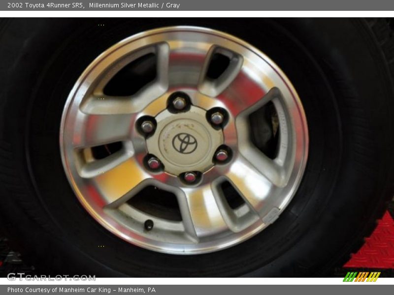 Millennium Silver Metallic / Gray 2002 Toyota 4Runner SR5