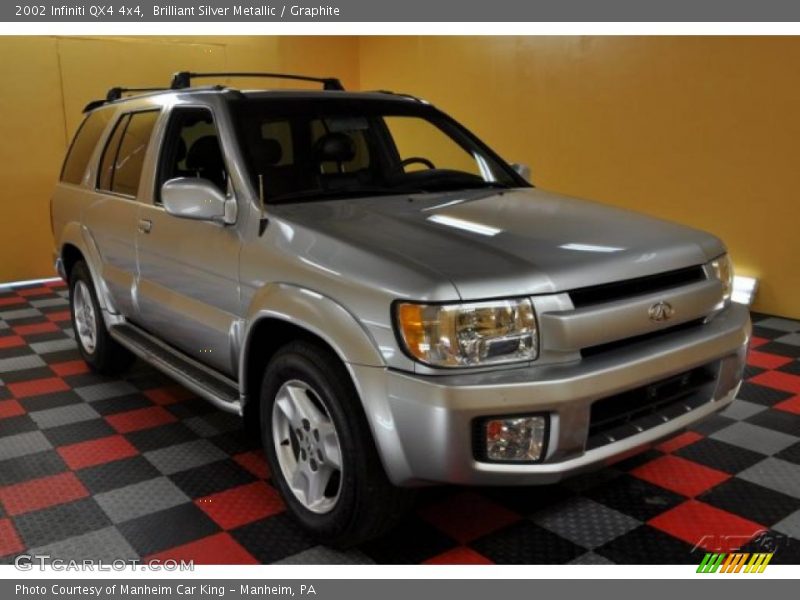 Brilliant Silver Metallic / Graphite 2002 Infiniti QX4 4x4