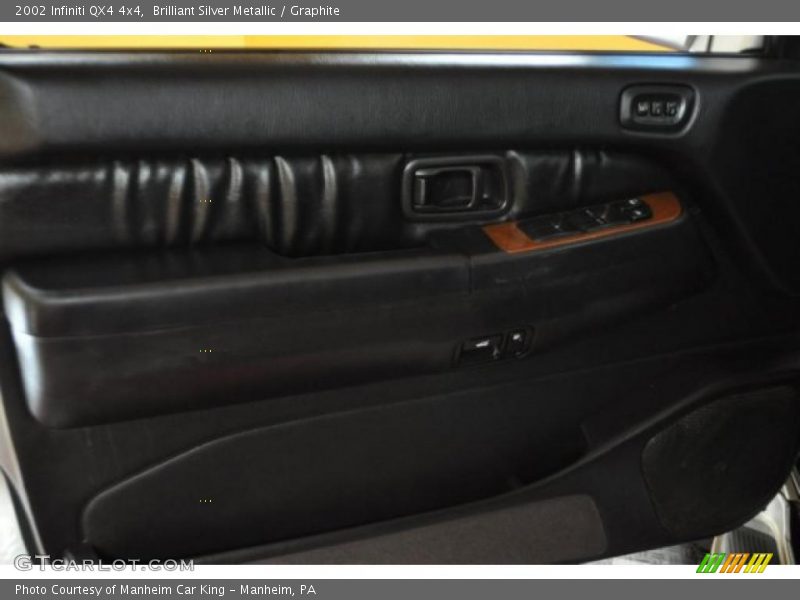 Brilliant Silver Metallic / Graphite 2002 Infiniti QX4 4x4