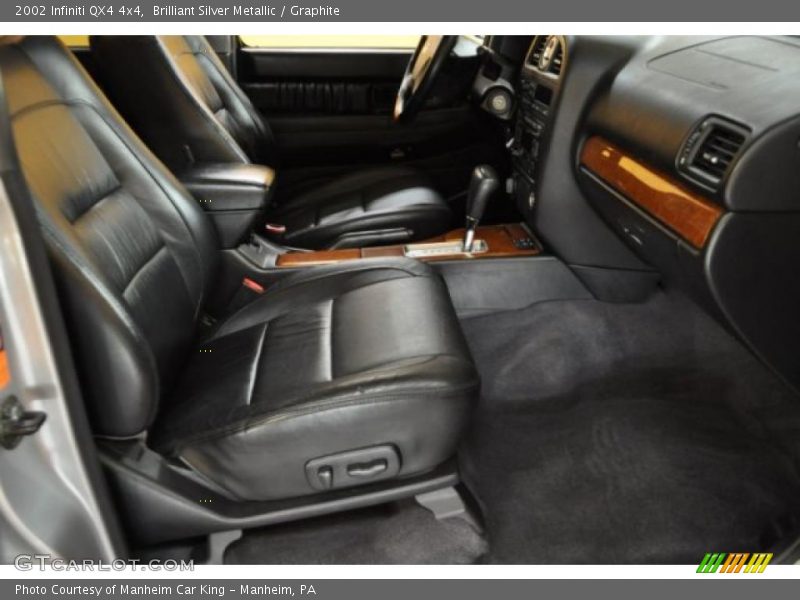 Brilliant Silver Metallic / Graphite 2002 Infiniti QX4 4x4