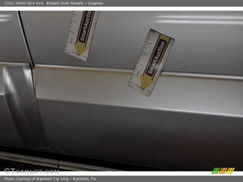 Brilliant Silver Metallic / Graphite 2002 Infiniti QX4 4x4