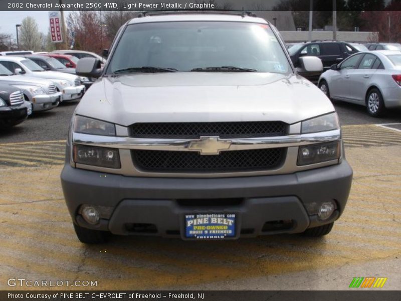 Light Pewter Metallic / Graphite 2002 Chevrolet Avalanche 2500 4WD