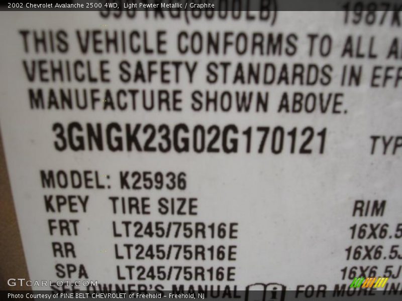 Light Pewter Metallic / Graphite 2002 Chevrolet Avalanche 2500 4WD