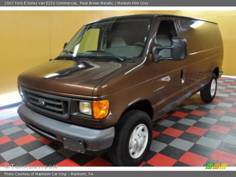 Front 3/4 View of 2007 E Series Van E250 Commercial