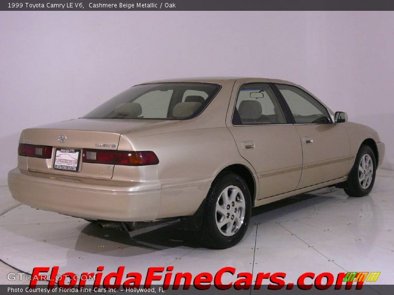 Cashmere Beige Metallic / Oak 1999 Toyota Camry LE V6