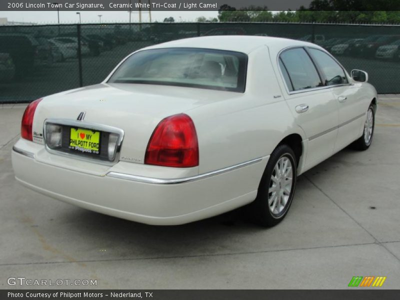 Ceramic White Tri-Coat / Light Camel 2006 Lincoln Town Car Signature