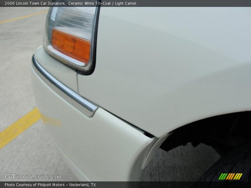 Ceramic White Tri-Coat / Light Camel 2006 Lincoln Town Car Signature