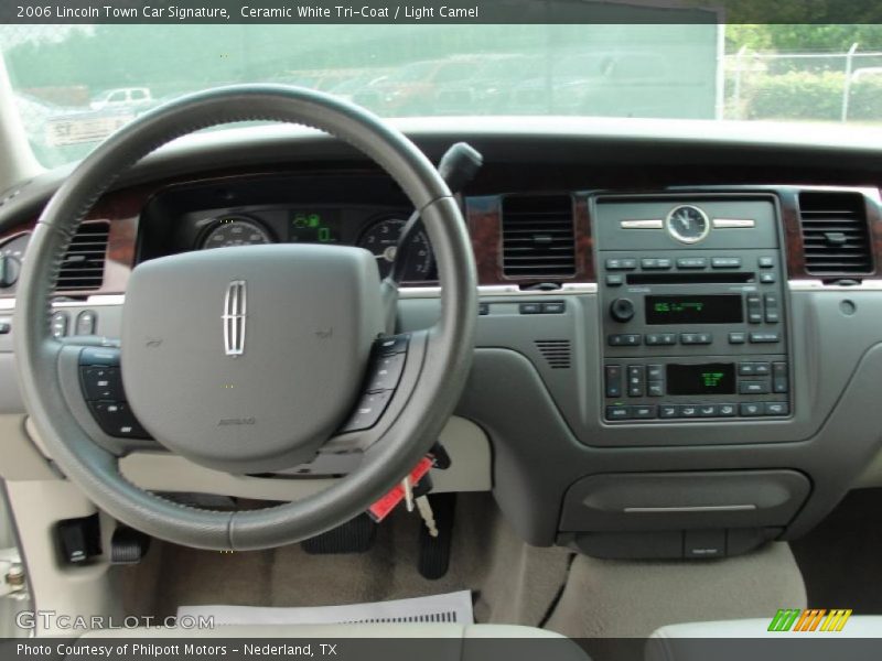 Ceramic White Tri-Coat / Light Camel 2006 Lincoln Town Car Signature
