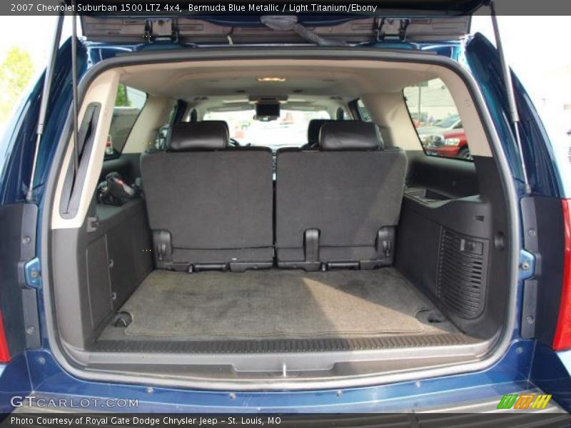  2007 Suburban 1500 LTZ 4x4 Trunk