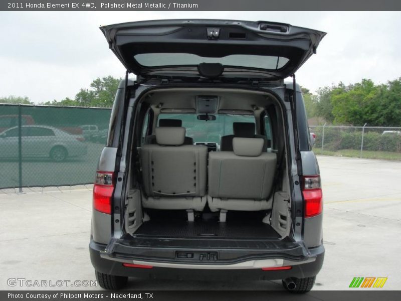  2011 Element EX 4WD Trunk