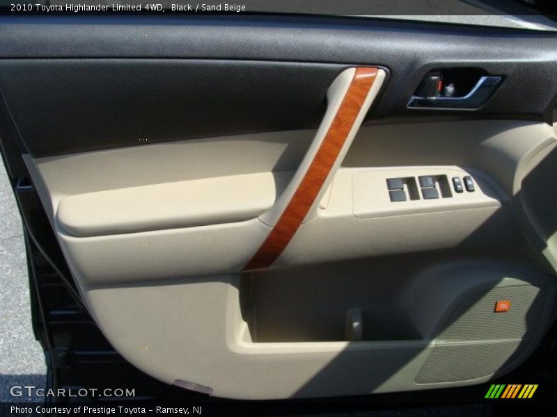 Black / Sand Beige 2010 Toyota Highlander Limited 4WD